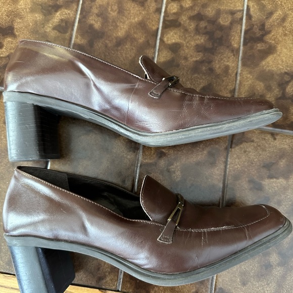 Bundle 4 for $30 VGUC BROWN GENUINE LEATHER SIZE 9M Womens pump in loafer style - Picture 7 of 9